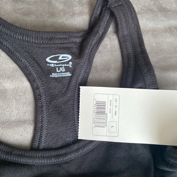Champion NWT workout tank with built in shelf bra. Size L - Picture 8 of 8